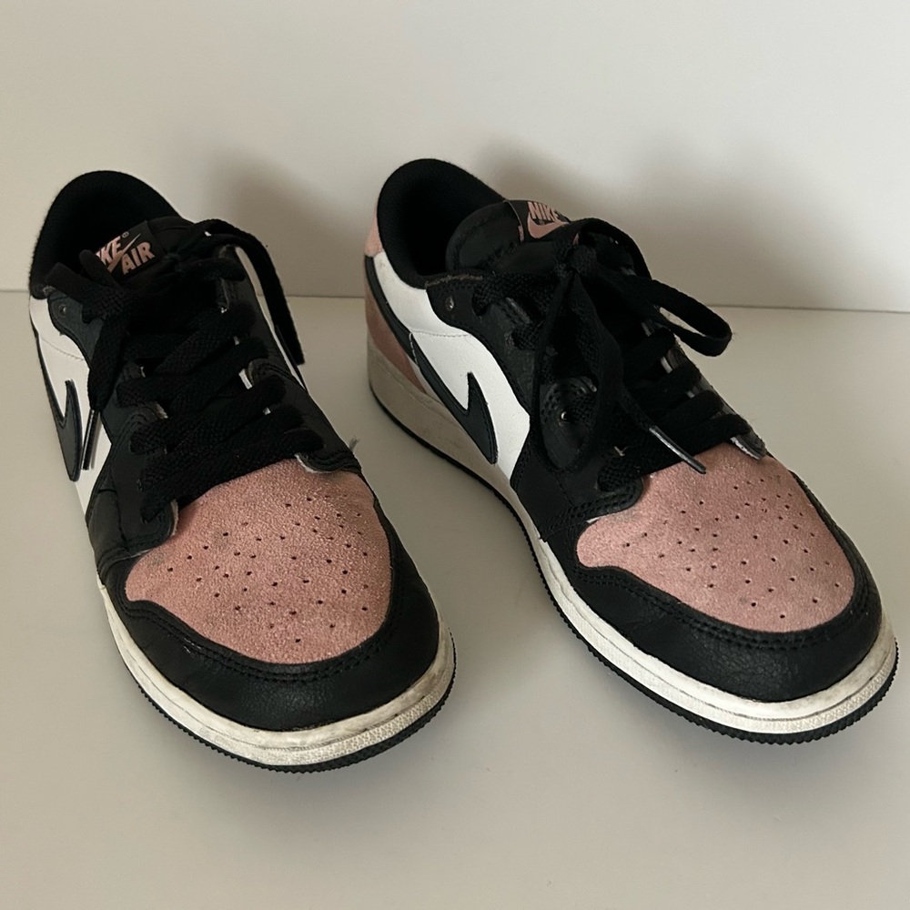 Nike Unisex Air Jordan 1 Retro Low OG Sneaker Tennis Shoe Bleached Coral 6 Youth